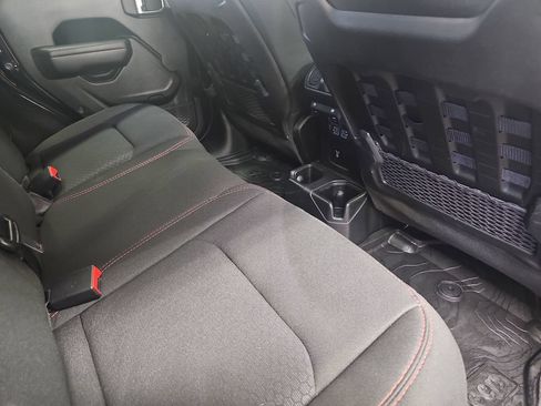 Used 2021 Jeep Wrangler Unlimited Rubicon w/ Cold Weather Group AWD/4WD image 11