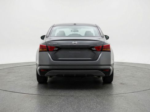 Used 2025 Nissan Altima 2.5 SV image 7