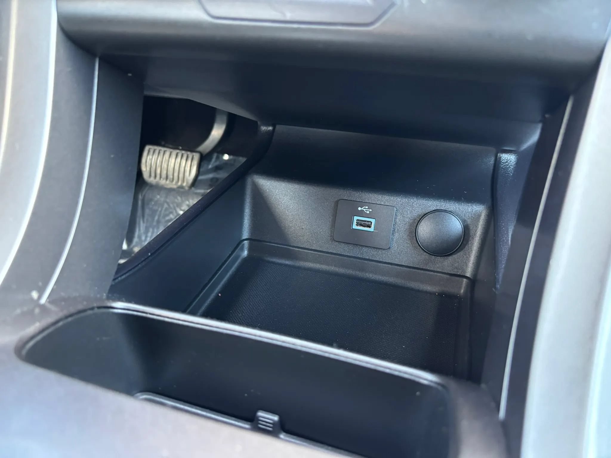 Used 2018 Ford Fusion S FWD image 30