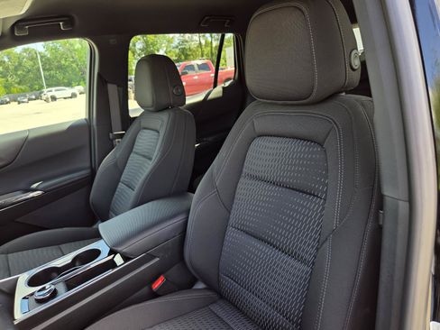 Used 2026 Chevrolet Equinox LT FWD image 10