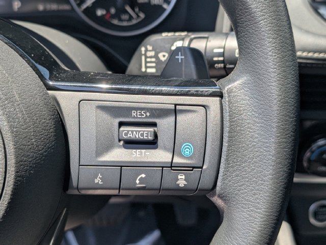 Used 2023 Nissan Rogue SV AWD/4WD image 23