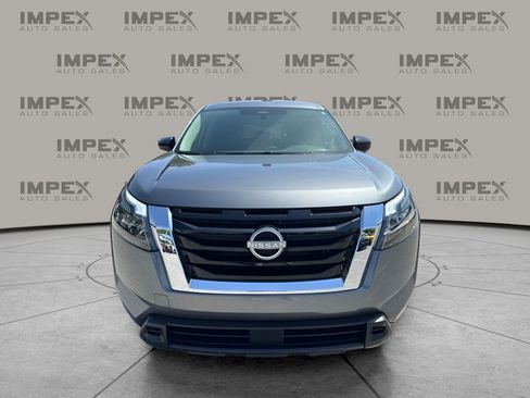 Used 2025 Nissan Pathfinder S FWD image 8