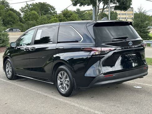 Used 2023 Toyota Sienna LE AWD/4WD image 33