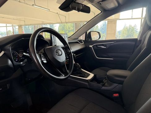 Used 2020 Toyota RAV4 XLE AWD/4WD image 15