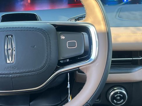 New 2026 Lincoln Navigator L Black Label AWD/4WD image 23