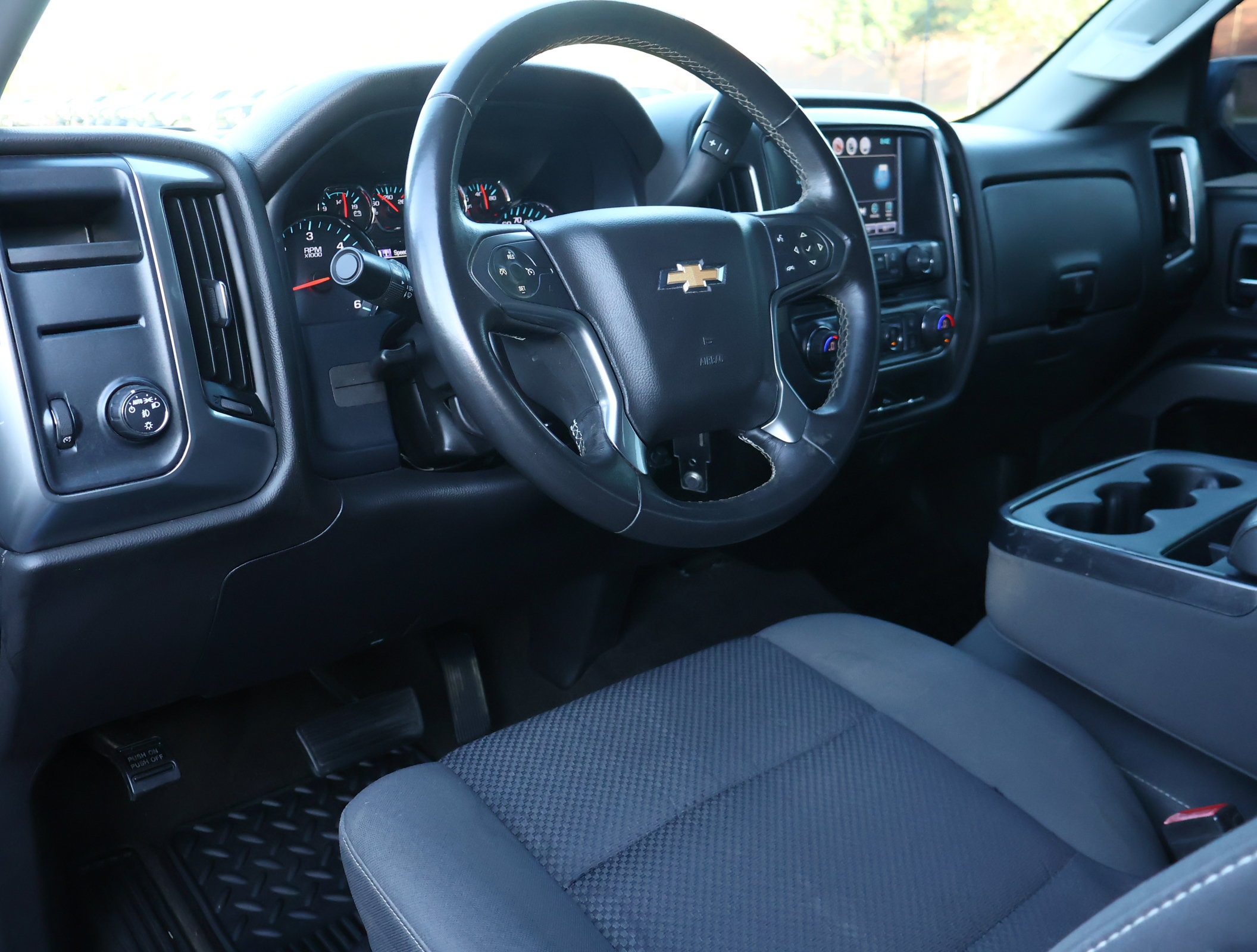 Used 2018 Chevrolet Silverado 1500 LT w/ Texas Edition RWD image 2