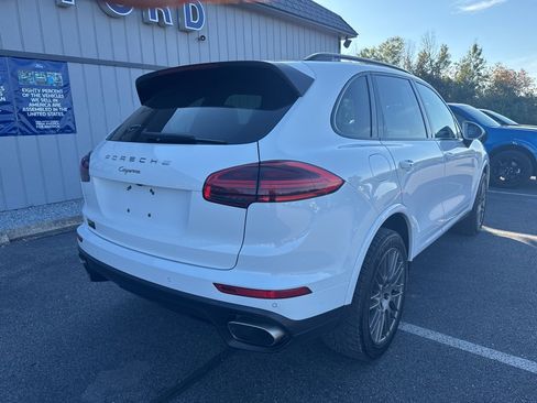 Used 2017 Porsche Cayenne image 3