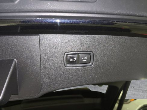 Used 2021 Porsche Cayenne GTS image 15