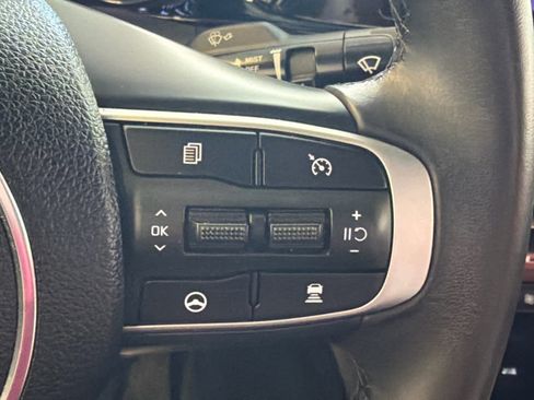 Used 2023 Kia K5 GT-Line image 36