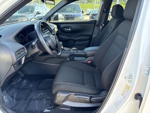Certified 2025 Honda HR-V Sport image 16