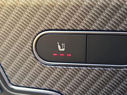 Used 2025 Mercedes-Benz CLA 250 4MATIC image 26