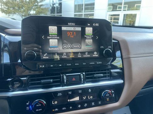 Used 2025 Nissan Pathfinder Platinum FWD image 39