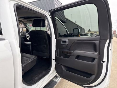 Used 2016 GMC Sierra 2500 Denali w/ Suspension Package, Off-Road image 42