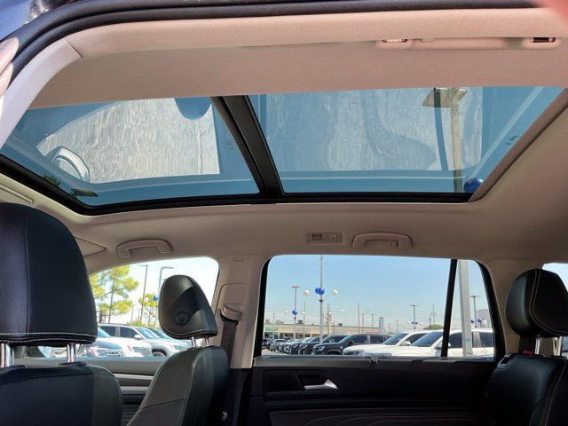 Certified 2023 Volkswagen Atlas SEL R-Line AWD/4WD image 24