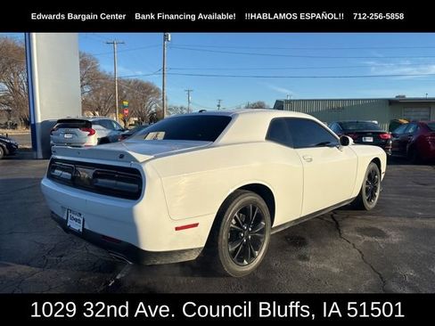 Used 2021 Dodge Challenger SXT image 8