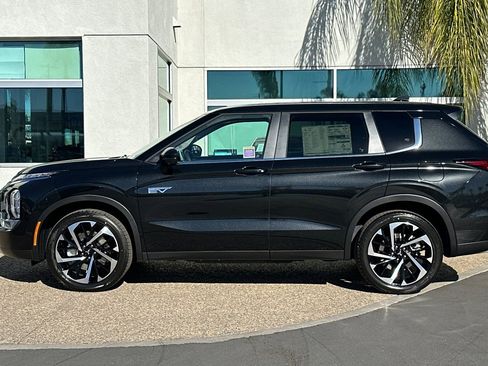 New 2025 Mitsubishi Outlander SE image 7