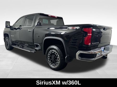 Used 2024 Chevrolet Silverado 2500 LTZ AWD/4WD image 9