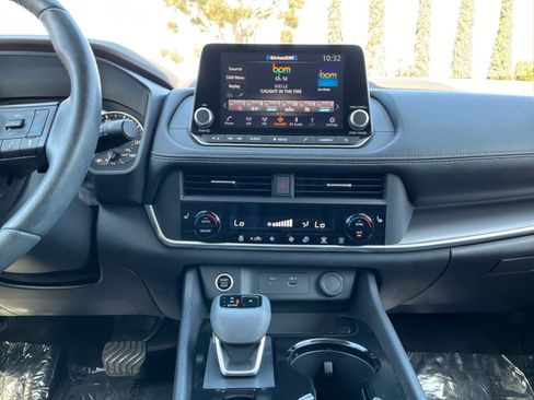 Used 2023 Nissan Rogue SV w/ SV Premium B Package AWD/4WD image 15