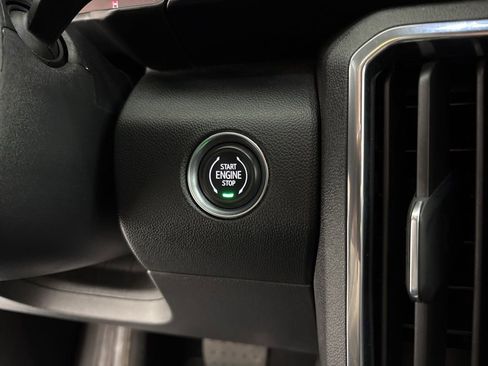 Used 2025 GMC Acadia Elevation image 31