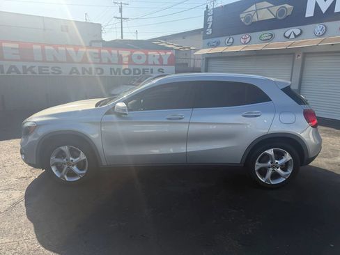 Used 2018 Mercedes-Benz GLA 250 4MATIC w/ Premium Package image 5