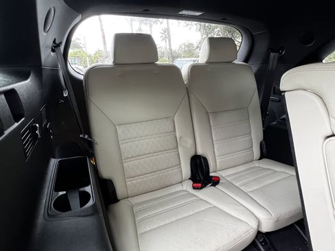 Used 2018 Kia Sorento SX image 48