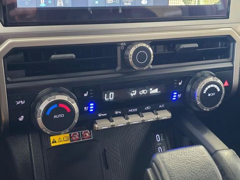 Used 2025 Toyota 4Runner TRD Off-Road Premium AWD/4WD image 30