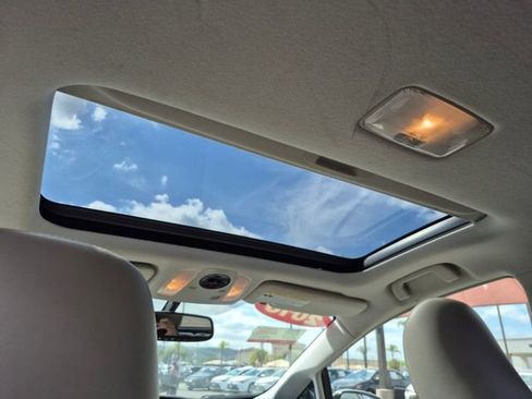 Used 2010 Toyota Prius Five image 19