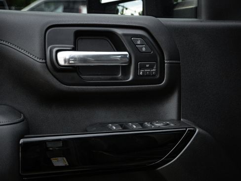 Used 2020 Chevrolet Silverado 2500 LTZ w/ LTZ Premium Package image 15