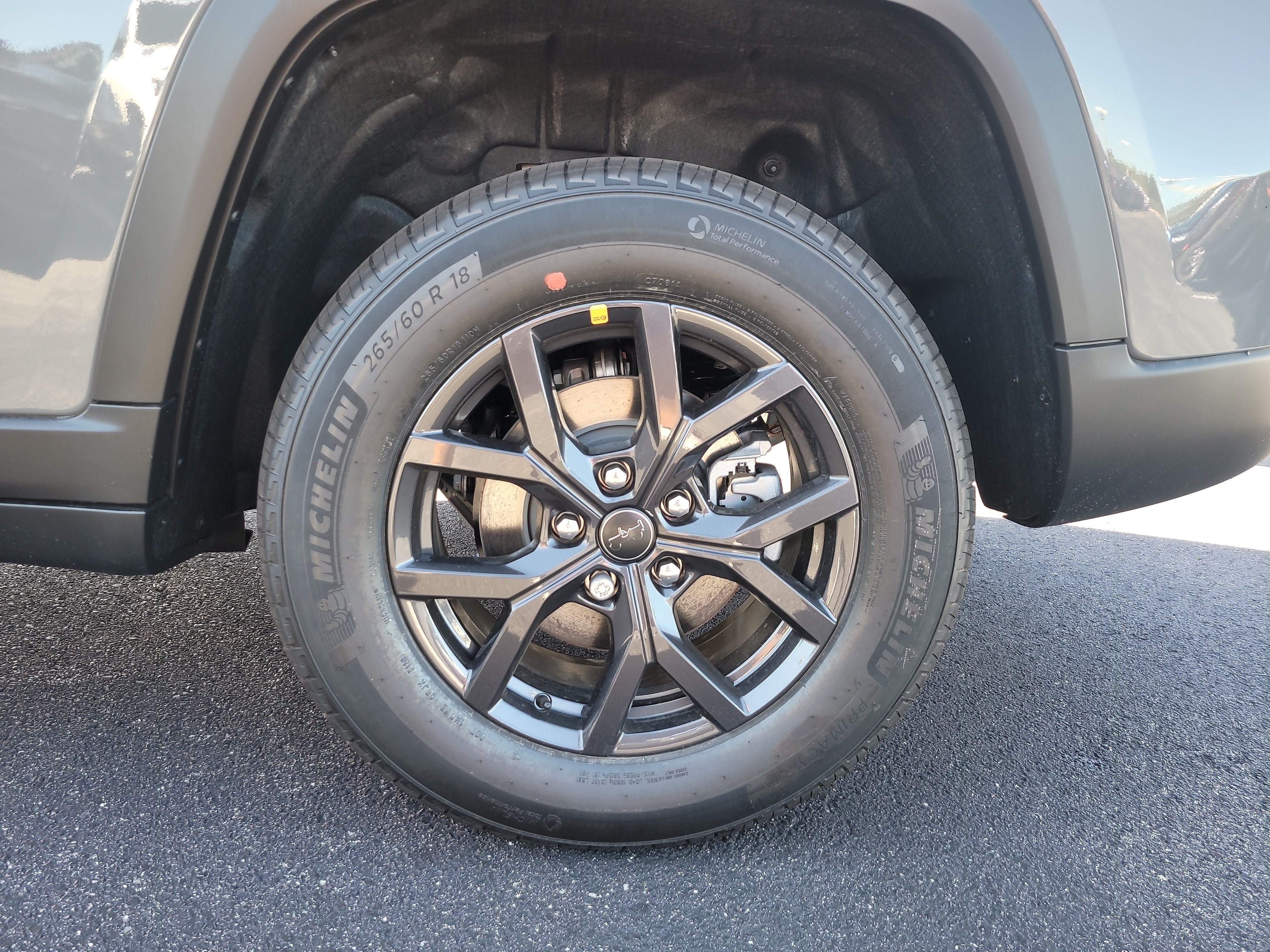 New 2027 Jeep Grand Cherokee Altitude RWD image 9