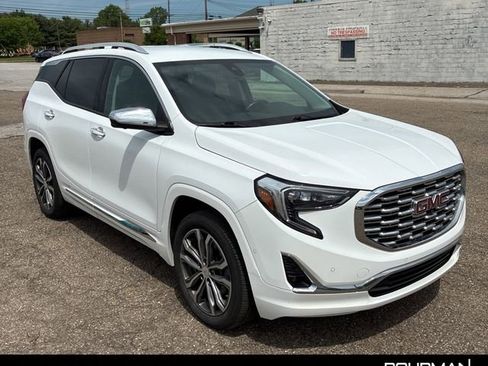 Used 2020 GMC Terrain Denali w/ Denali Premium Package AWD/4WD image 6