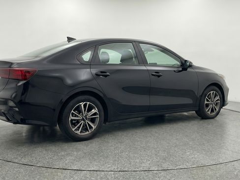 Used 2024 Kia Forte LXS w/ LXS Technology Package FWD image 9