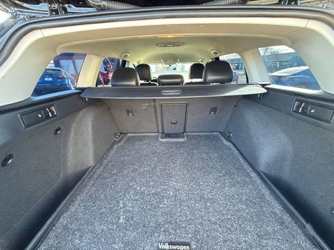 Used 2019 Volkswagen Golf Alltrack S image 10