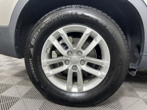 Used 2014 Kia Sorento LX image 32