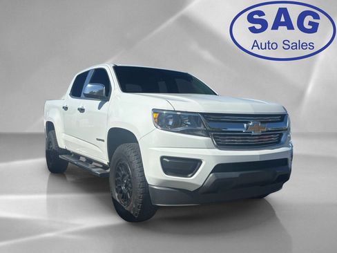 Used 2017 Chevrolet Colorado LT RWD image 2