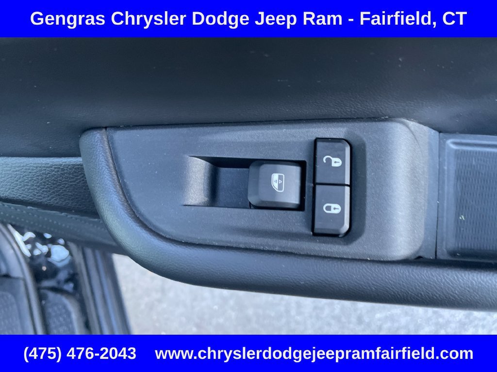 Used 2023 Jeep Grand Cherokee L Limited AWD/4WD image 24