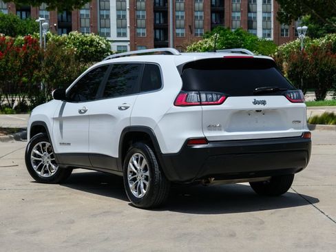 Used 2019 Jeep Cherokee Latitude Plus w/ Comfort/Convenience Group AWD/4WD image 23