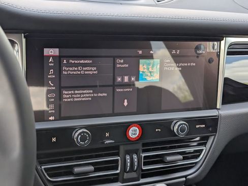 Certified 2026 Porsche Macan image 28