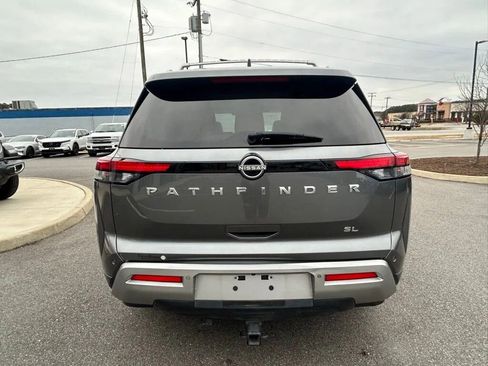 Used 2022 Nissan Pathfinder SL FWD image 3