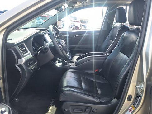 Used 2015 Toyota Highlander Limited Platinum image 10