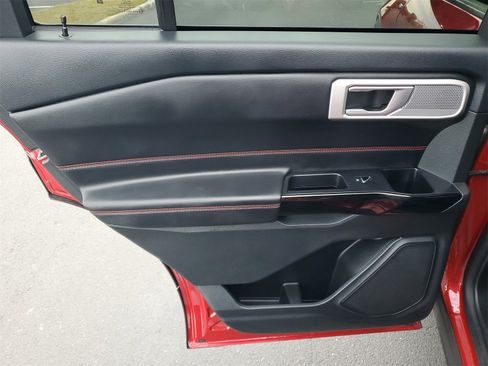 Certified 2023 Ford Explorer ST-Line w/ Class IV Trailer Tow Package image 9