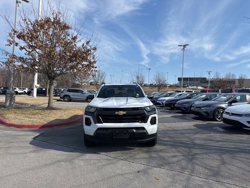 Used 2024 Chevrolet Colorado LT image 2