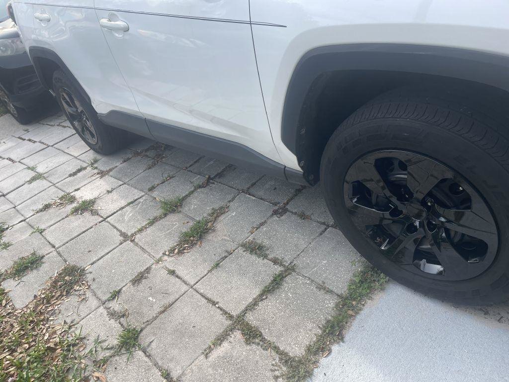 Used 2019 Toyota RAV4 LE FWD image 5