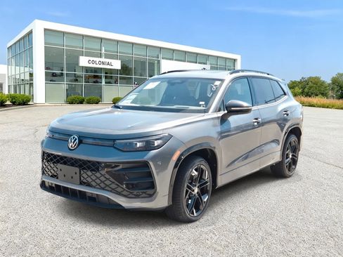 New 2026 Volkswagen Tiguan SE R-Line AWD/4WD image 1