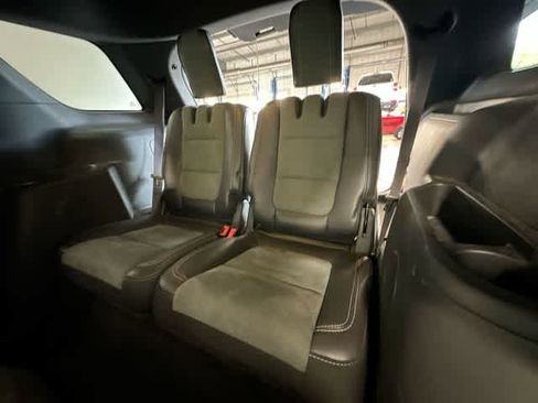Used 2015 Ford Explorer XLT w/ Equipment Group 202A AWD/4WD image 35