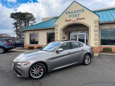 Used 2017 Alfa Romeo Giulia Sprint w/ Cold Weather Package image 3