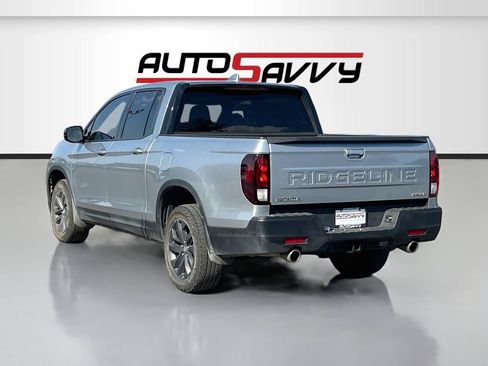 Used 2025 Honda Ridgeline Sport image 5