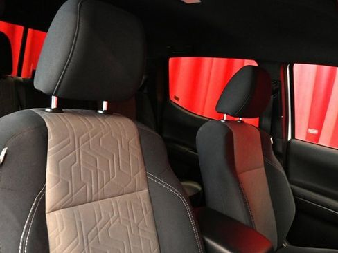 Certified 2020 Toyota Tacoma TRD Off-Road image 13