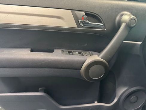 Used 2011 Honda CR-V LX image 29