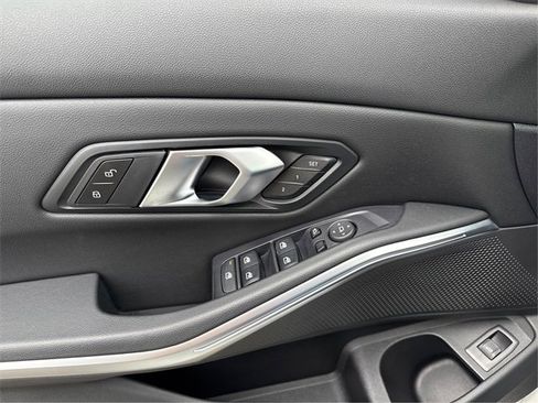 Used 2024 BMW 330i xDrive Sedan w/ Convenience Package image 21