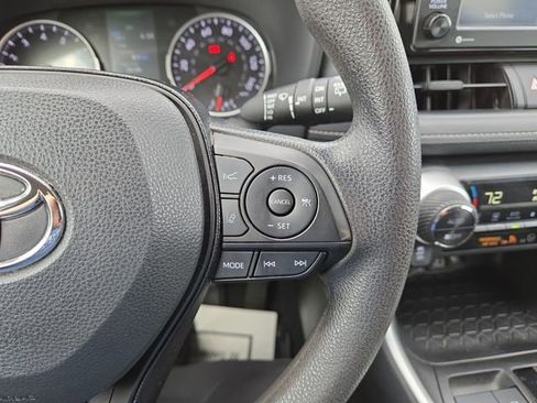 Used 2021 Toyota RAV4 XLE image 19